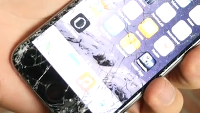 Professional drop test machine used in new Samsung Galaxy S6 vs. Apple iPhone 6 battle