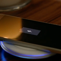 New ad for Samsung Galaxy S6 focuses on wireless charging