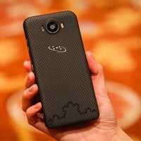 Saygus pushes back shipping of V2 smartphone again