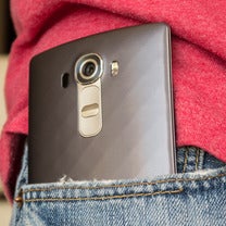 The LG G4's battery recharges 23% faster with a QuickCharge 2.0 charger... or a Samsung rapid charger