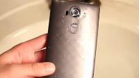 Can the LG G4 sit in 4-inches of water for 2 hours and survive?