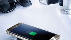 Samsung partners with Vogue and GQ to promote the Galaxy S6 series among fashion-minded customers
