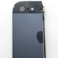 Man cuts his Apple iPhone 5 in half following divorce