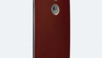 From now through July 7th, buy the second-gen Motorola Moto X and get a free red leather back