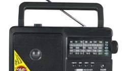 Old school streaming: AT&T reportedly wants working FM chips in all Android smartphones