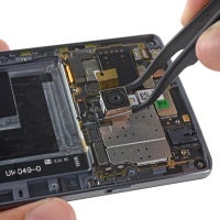 iFixit tore down the OnePlus 2, shared the graphic images, and gave it a better repairability score