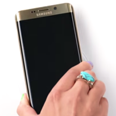Samsung debuts "It's Not a Phone, It's a Galaxy" TV ad, showcases a feature that no iPhone has