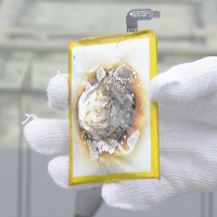 Oukitel K6000 uses a safer li-polymer battery that doesn't go boom (VIDEO)
