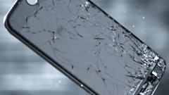 Motorola says "phones are too fragile" today, uses iPhones as examples