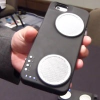 An iPhone case with 3,000mAh battery, and seriously loud speakers, the Peri Duo