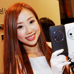 Asus ZenFone Zoom finally released, 64 GB and 128 GB versions available (only in Taiwan for now)