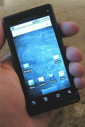 Even more hands-on images of the Motorola Droid!