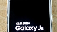 Report: Samsung to focus on budget phones, cut total smartphone shipments in 2016