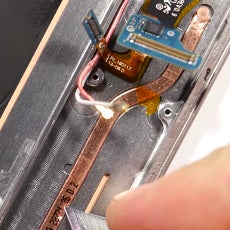 Liquid cooling or 'thermal spreader': check out the S7 edge heat pipe insides (video)