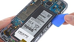 iFixit says that the Samsung Galaxy S7 is even tougher to repair than its predecessor