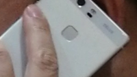 Huawei president photographed with dual-camera handset; it looks like the Huawei P9