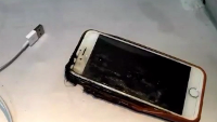 Apple iPhone 6 bursts into flames during flight from Washington to Hawaii; plane lands safely