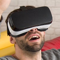 PornHub jumps on the virtual reality craze: get your VR goggles ready and reconsider the need for a girlfriend