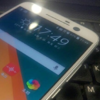 New pictures of the white HTC 10 appear