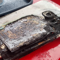 Samsung Galaxy S6 edge+ transforms into a torch as the unit catches on fire