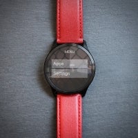 The Henlen smartwatch lets you change its case and shows you relevant info in 3 seconds flat