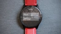 The Henlen smartwatch lets you change its case and shows you relevant info in 3 seconds flat
