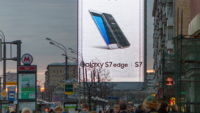 Samsung puts up humongous billboard in Moscow for the Galaxy S7 edge
