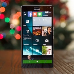 Deal: Microsoft Lumia 950 XL priced at $499 with free Display Dock and other freebies