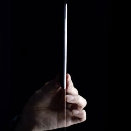 LG X style (X skin) shows off its thinness in this promo video
