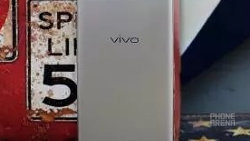 Marketing images of the Vivo X7 appear; phone to be unveiled on June 30th