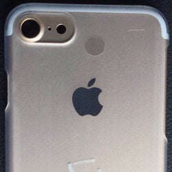 New iPhone 7 leak confirms fears: no headphone jack