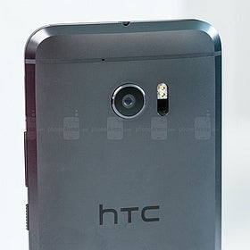 HTC 10 price slashed by $100 until the end of the month, $100 bonus in free accessories included