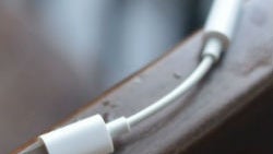 Video of iPhone Lightning to 3.5mm headphone adapter leaks