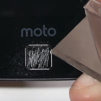 Watch the Moto Z survive a brutal bend and torture test