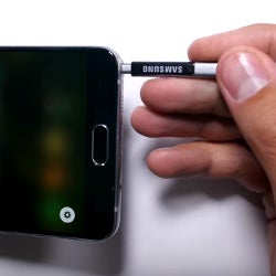 Note 7 torture chamber: Gorilla Glass 5 scratch test, S Pen backward insertion
