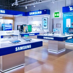 U.S. Cellular launching dedicated Samsung spaces within its own stores