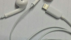 Leaked label from the iPhone 7 Plus box reveals how Apple is handling the EarPods situation?