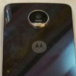 Verizon introduces the Motorola Moto Z Play Droid and the Hasselblad True Zoom Moto Mod