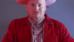 New Microsoft Surface Pro 4 ad compares the tablet to the wrong Apple product