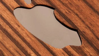 Exceptional vinyl skins for the Apple iPhone 7 and iPhone 7 Plus: dbrand and Slickwraps' best