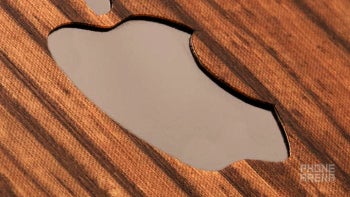 Exceptional vinyl skins for the Apple iPhone 7 and iPhone 7 Plus: dbrand and Slickwraps' best