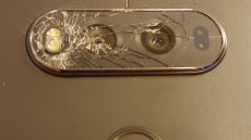 LG V20 may have an issue with rear camera glass shattering