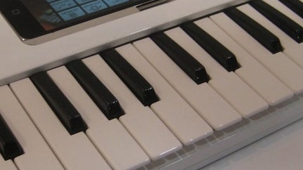 Release your inner music composer with the iDiscovery keyboard for the iPhone