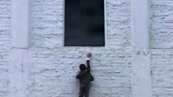 Check out the full screen Xiaomi Mi MIX in this 60-second advertisement