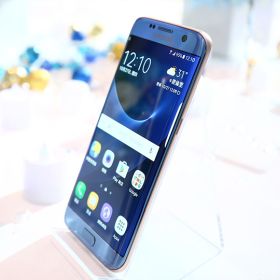 Eye candy: the Blue Coral Galaxy S7 edge stars in official product gallery