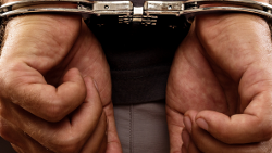 Teen gets arrested after tweeting a link that forced iPhones to call 9-1-1 over and over