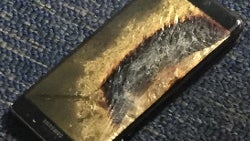Canadian couple abroad had to destroy their Note 7 phones to get home, issues class action lawsuit a