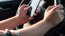 US regulators want featureless 'driver mode' for smartphones