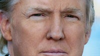 Trump tells Cook that he'll give Apple incentives to move iPhone production to the U.S.