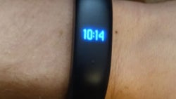 The Meizu Band is unveiled offering a low-priced fitness tracking solution